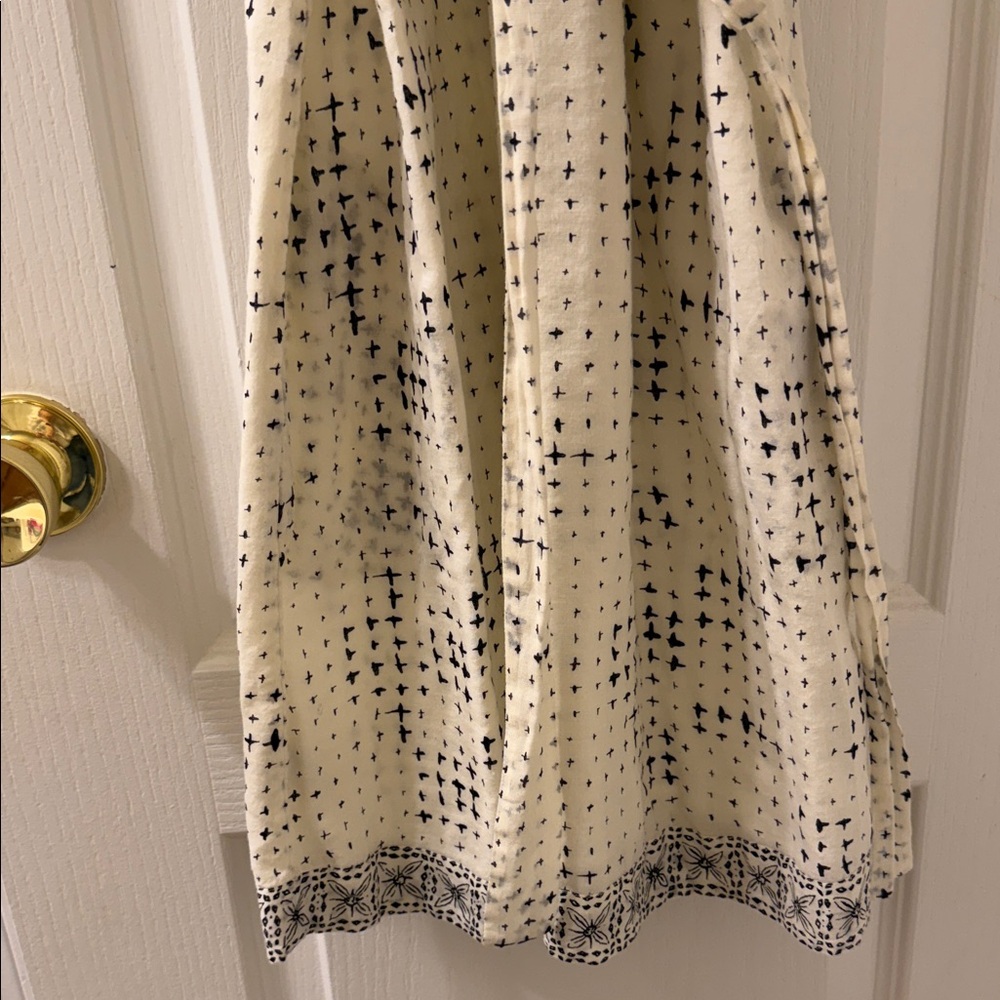 Chic Cream and Black Patterned Midi Dress with pockets!! - Picture 3 of 5